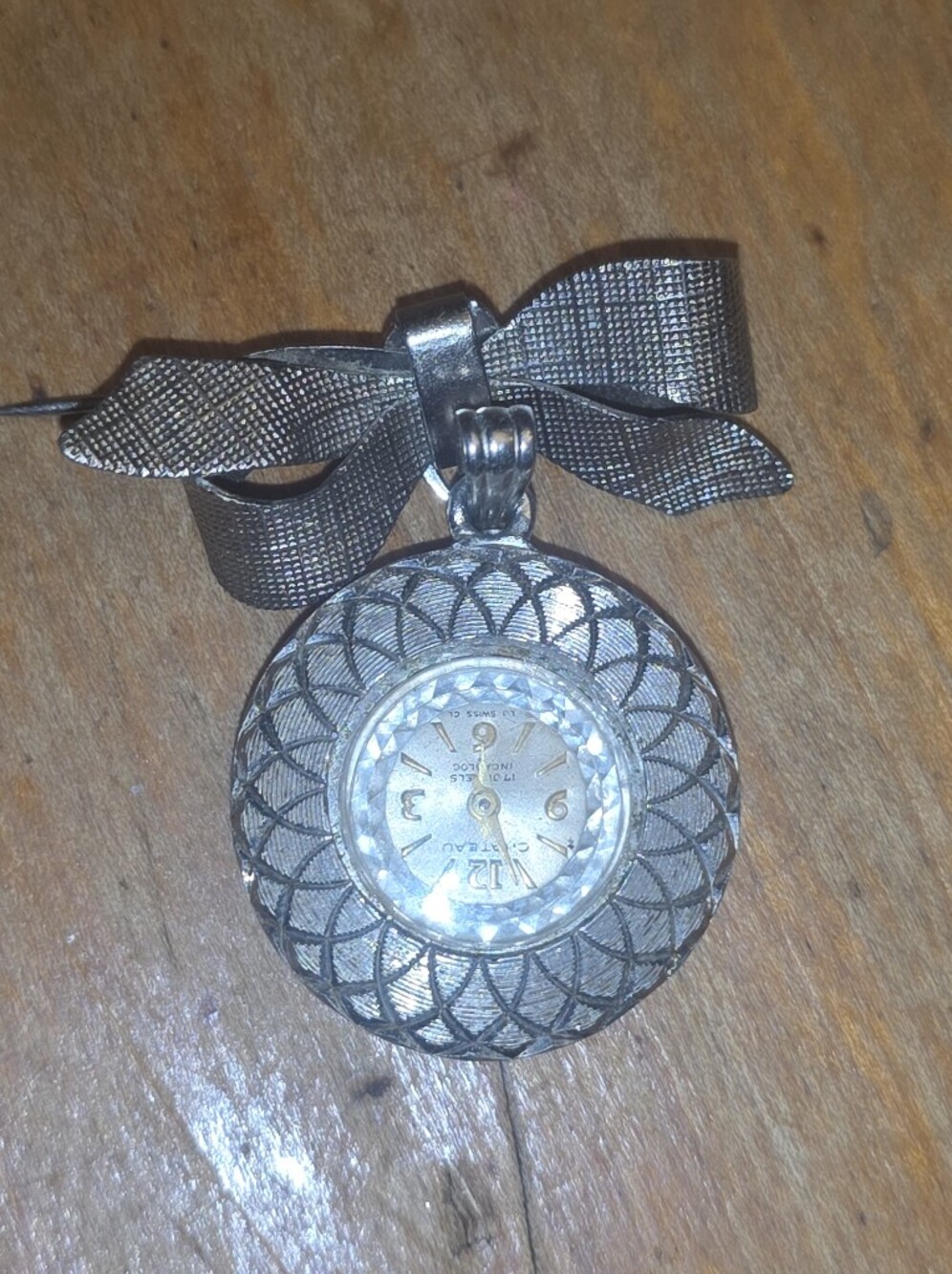 vintage Chateau pendant watch featuring a bow-shaped pin (Not Working)